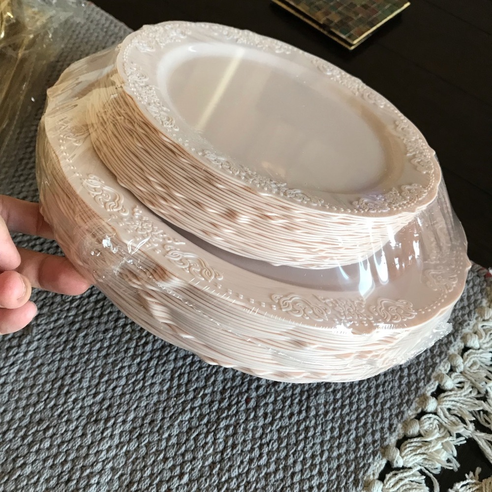 Fine Plastic Tableware - Picture 3 of 6